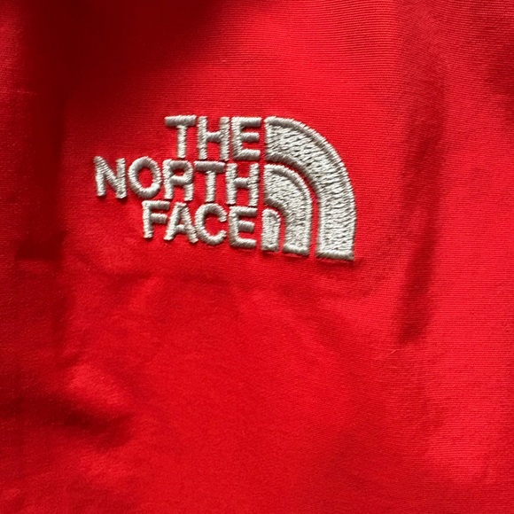 The North Face hyvent Women's red Jacket medium - Picture 2 of 7